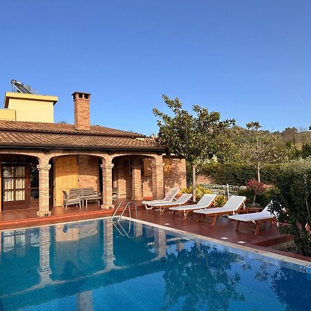 Villa “Pool & Sun” Дуррес Екстер'єр фото