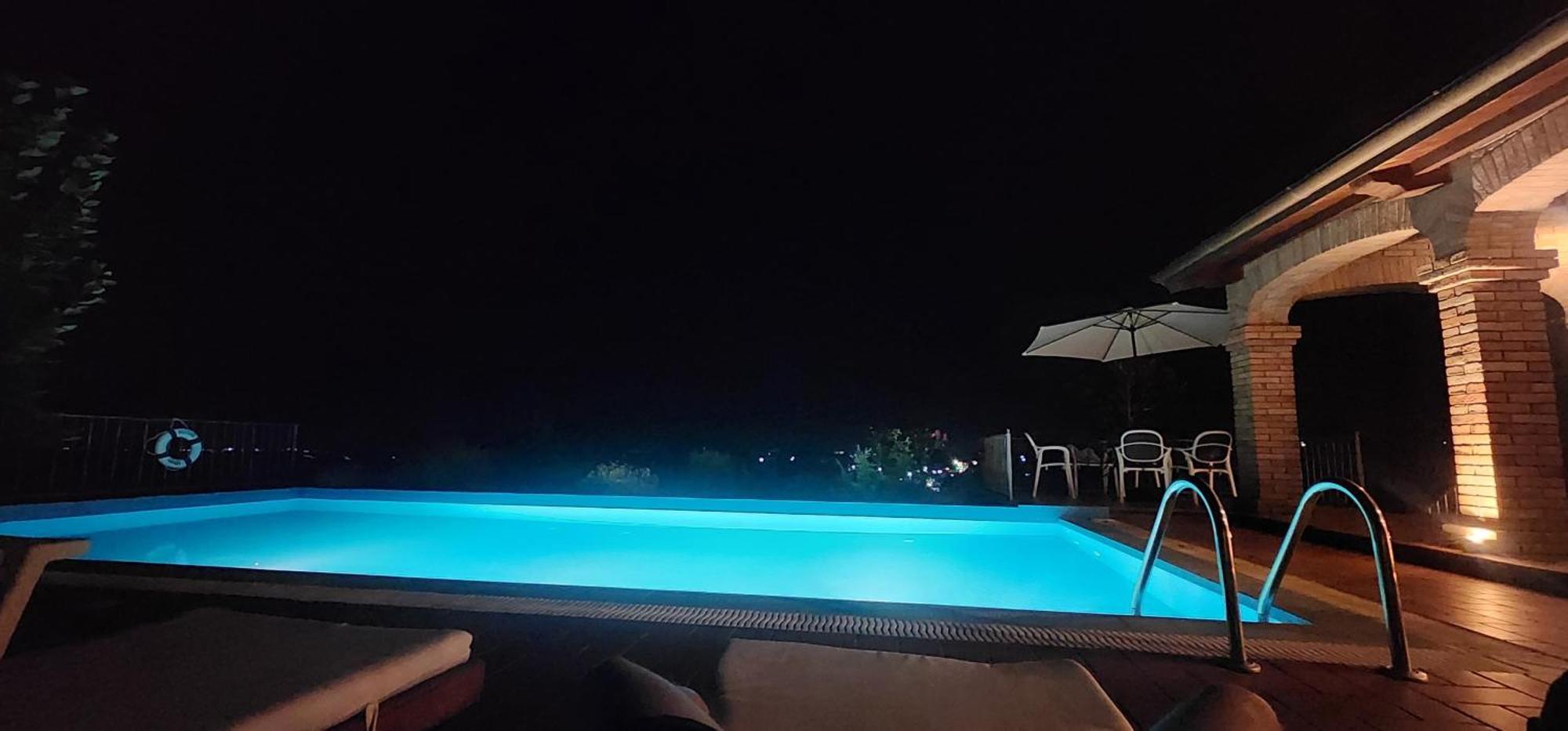Villa “Pool & Sun” Дуррес Екстер'єр фото
